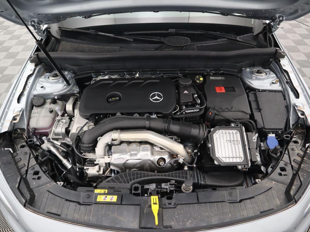 2026 Mercedes-BENZ GLB — миниатюра 30