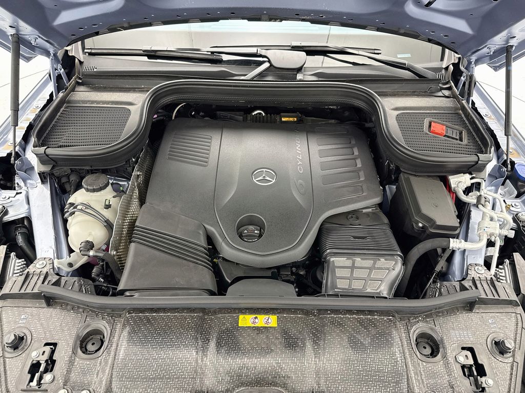 2026 Mercedes-BENZ GLS — миниатюра 28