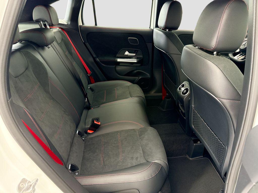 2026 Mercedes-BENZ AMG GLA 35 4MATIC — миниатюра 21