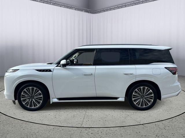 2027 Infiniti QX80 LUXE photo 3