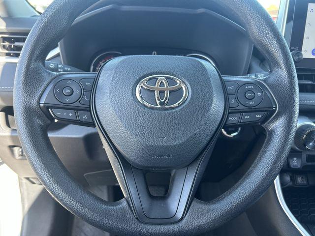 صورة مصغرة 24 لـ 2025 Toyota RAV4 XLE