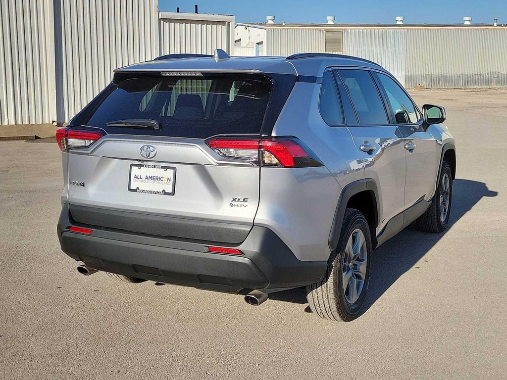 TOYOTA RAV4 - 8