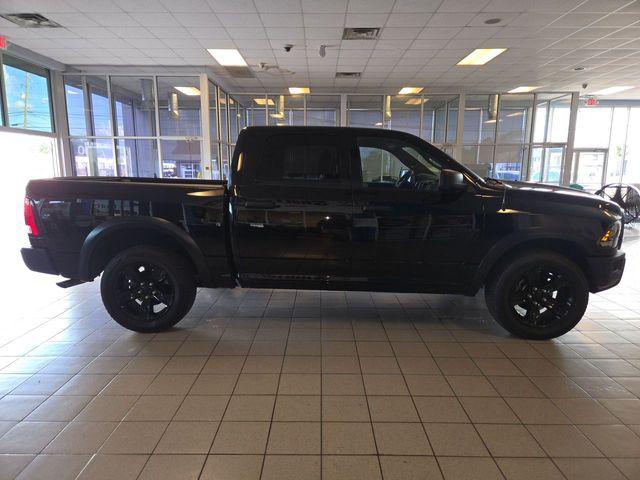 2024 RAM 1500 CLASSIC WARLOCK CREW CAB 4X4 5'7' BOX — фото 9