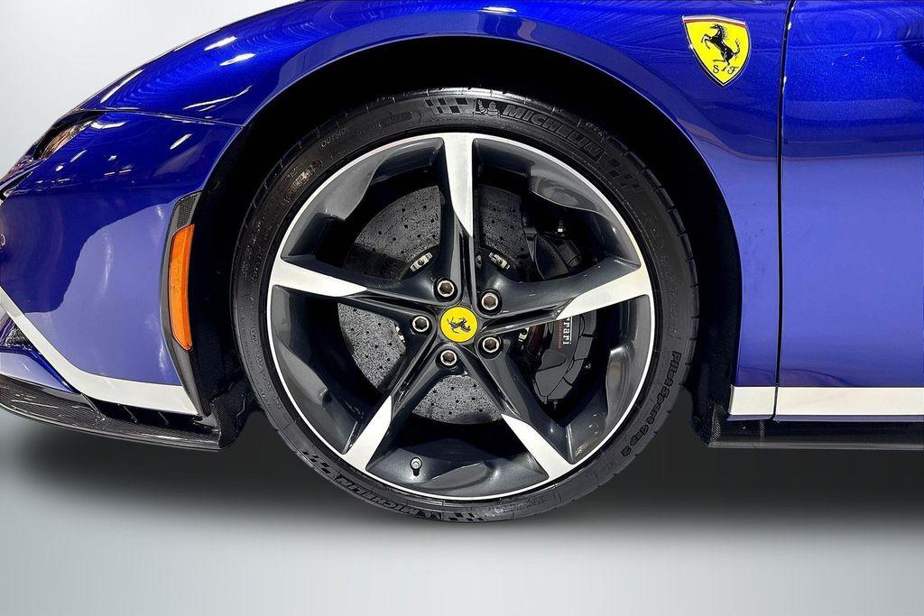2022 Ferrari SF90 SPIDER BASE — фото 28