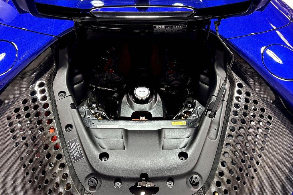 2022 Ferrari SF90 SPIDER BASE — фото 24