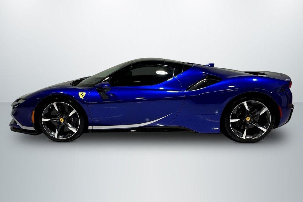 2022 Ferrari SF90 SPIDER BASE — фото 8