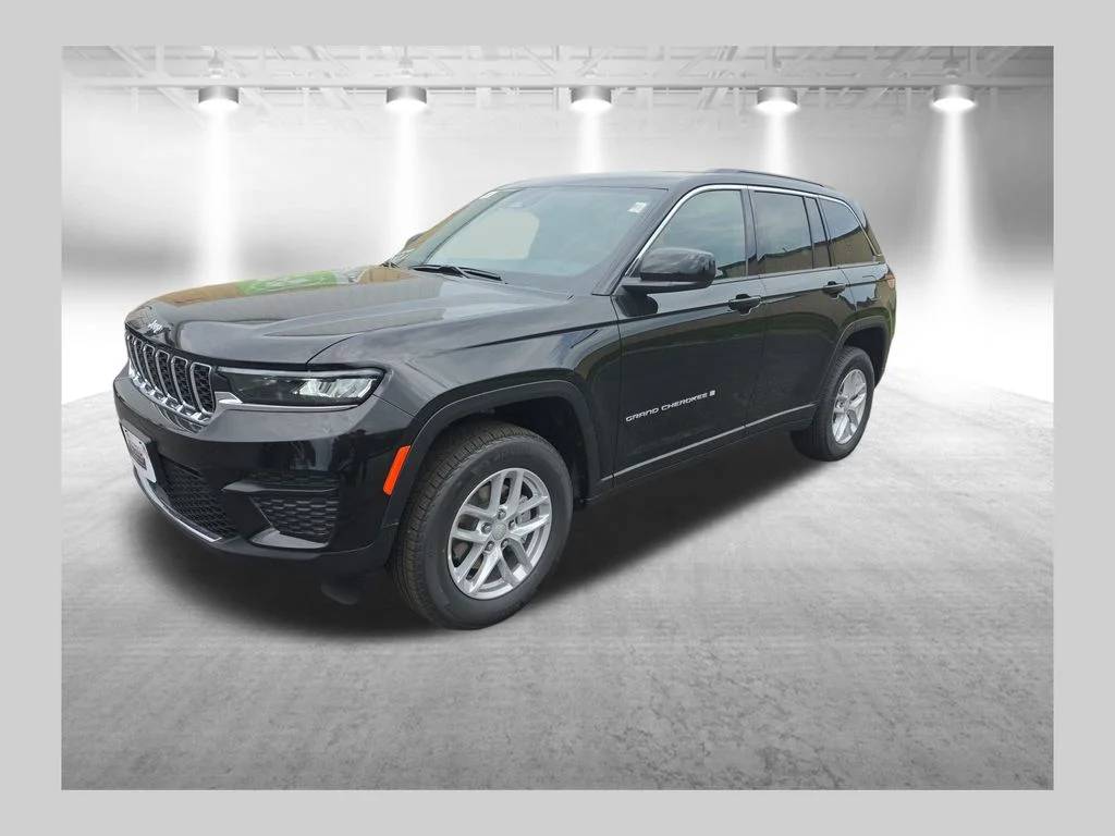 New 2026 Jeep Grand Cherokee Laredo