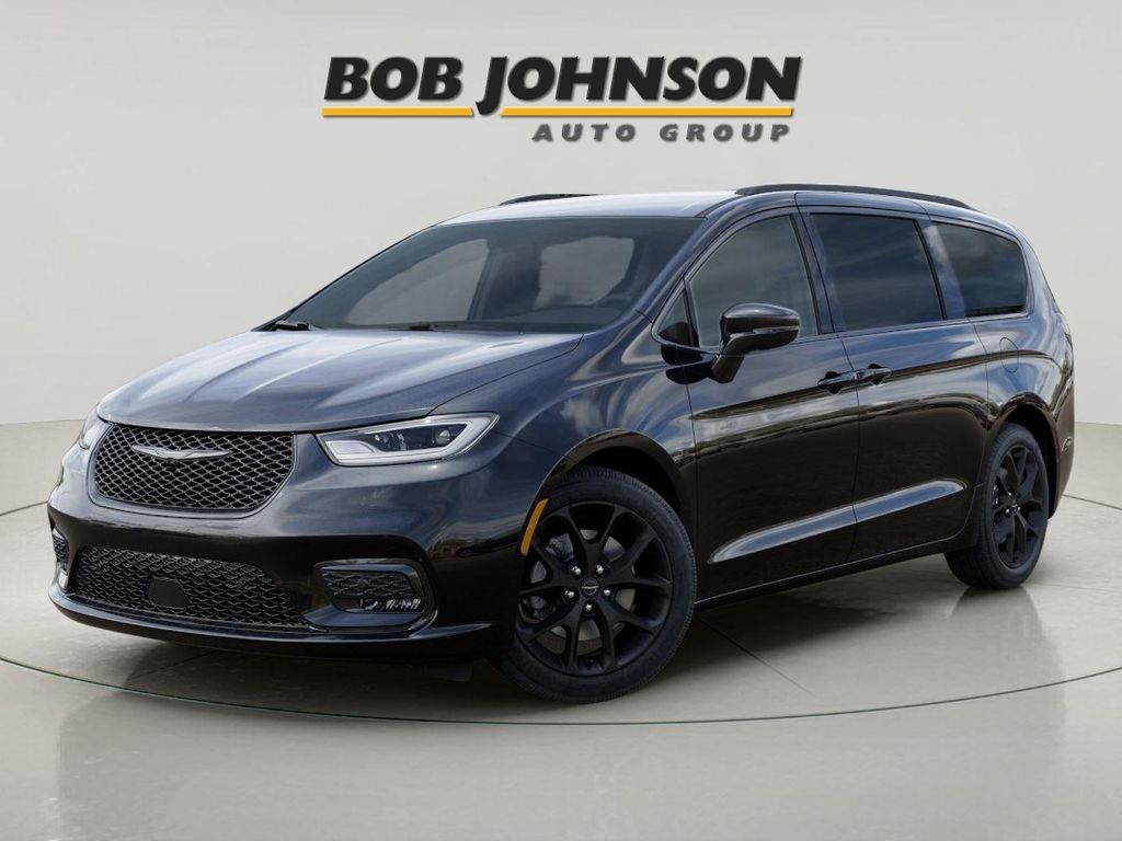 New 2026 Chrysler Pacifica L