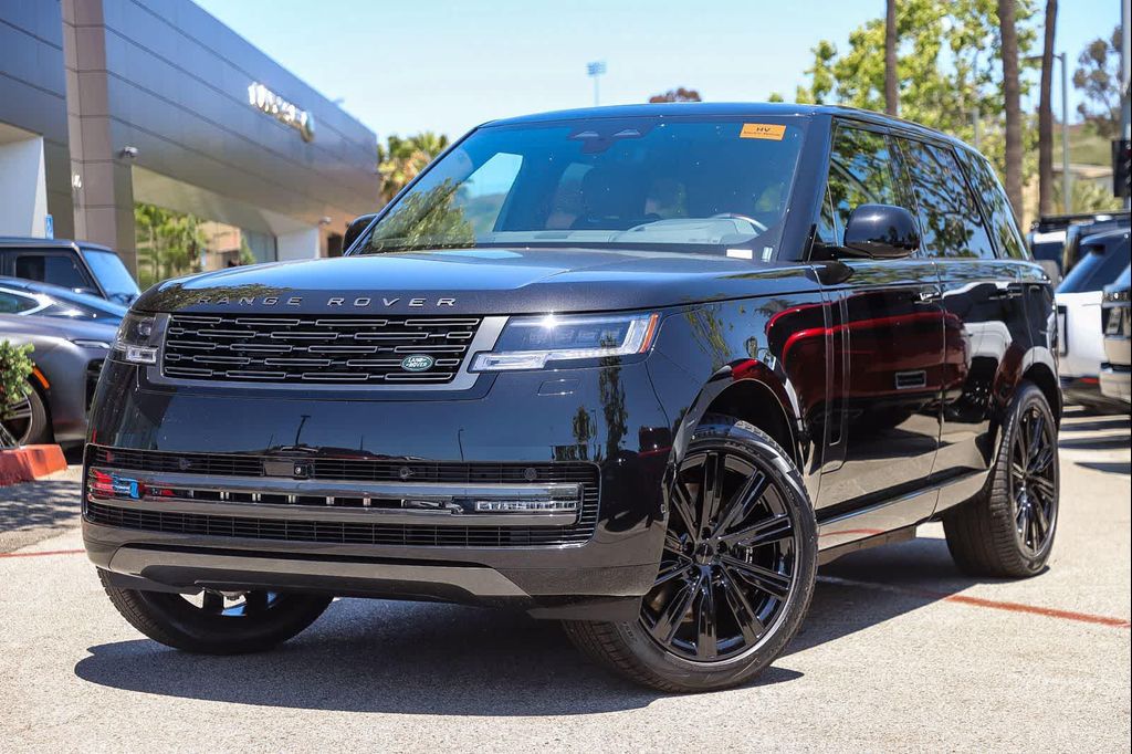 New 2026 Land Rover Range Rover P550e SE