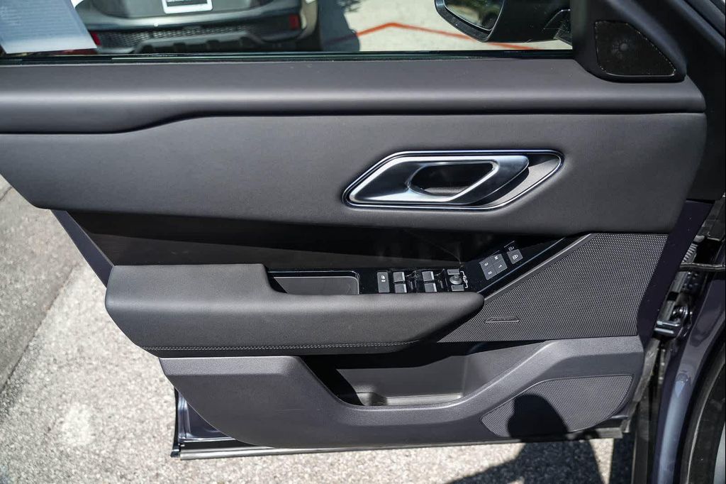 صورة مصغرة 19 لـ 2026 LAND Rover RANGE ROVER VELAR P250 SE R-DYNAMIC