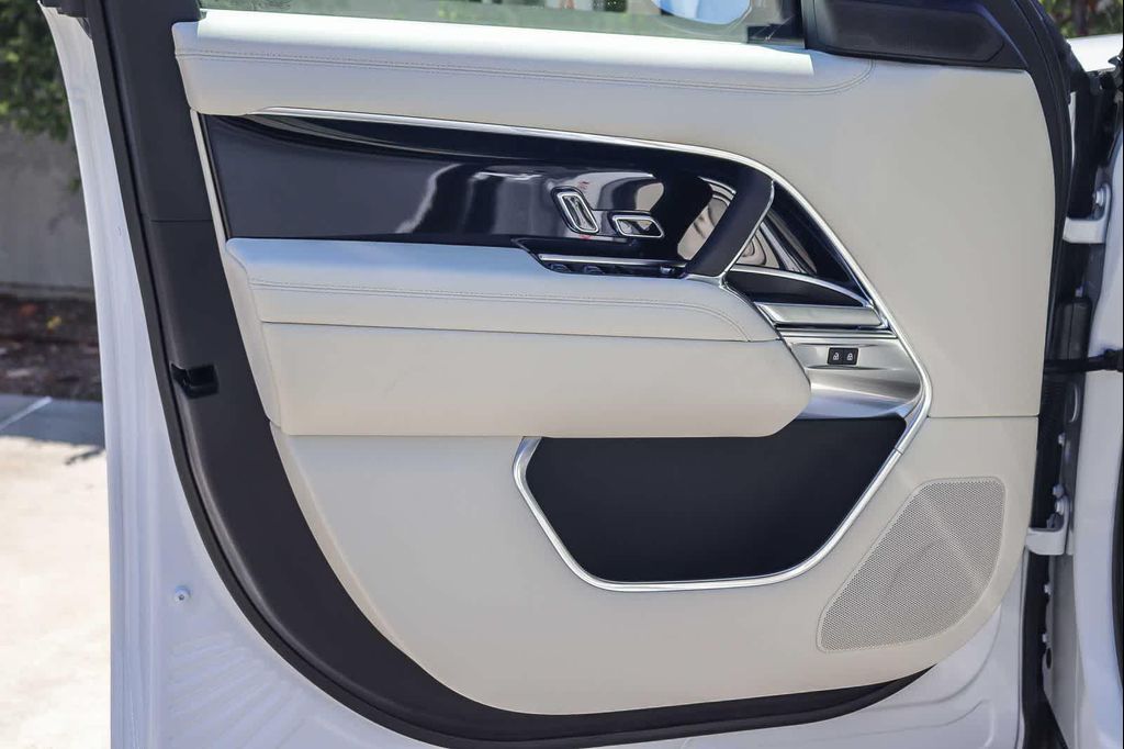 صورة مصغرة 21 لـ 2026 LAND Rover RANGE ROVER P400 SE 7 SEAT