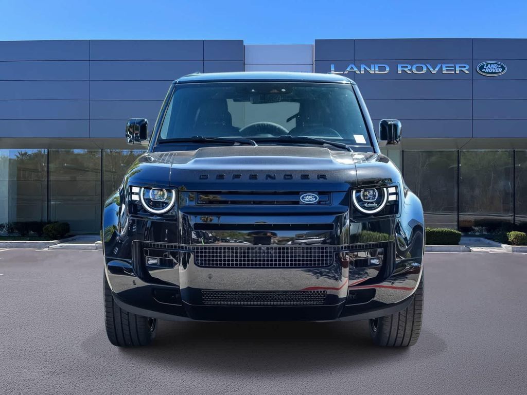 2026 LAND Rover DEFENDER V8 — фото 2