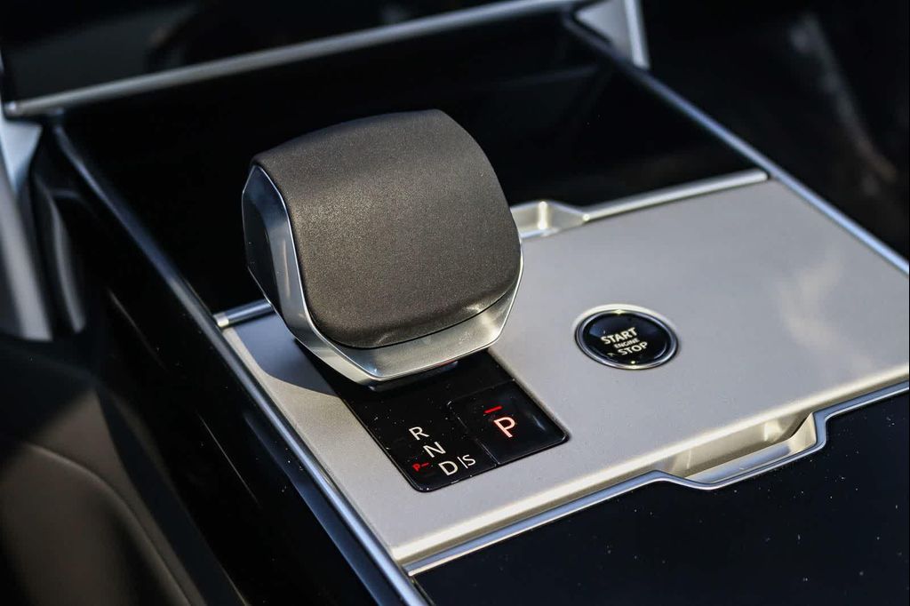 صورة مصغرة 23 لـ 2026 LAND Rover RANGE ROVER P530 SE 7 SEAT