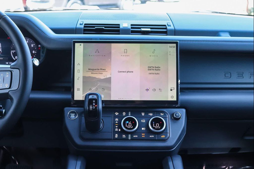 2026 LAND Rover DEFENDER P300 S — миниатюра 11