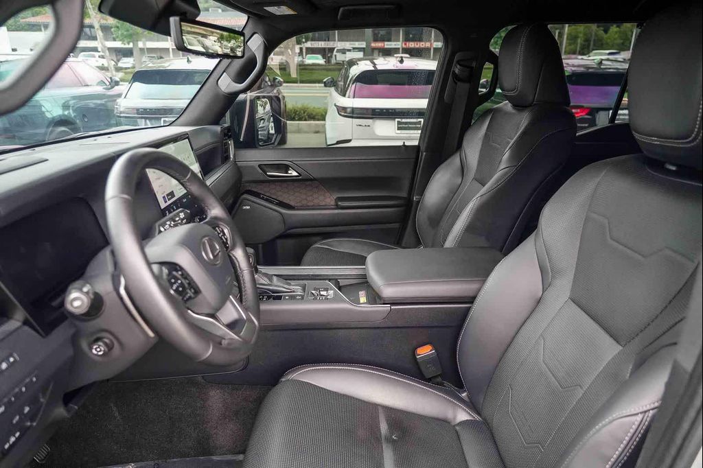 صورة مصغرة 17 لـ 2024 Lexus GX 550 LUXURY+
