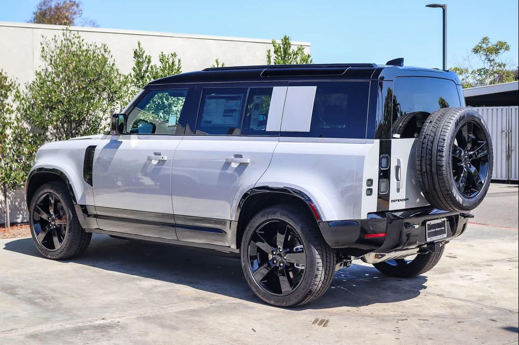 2026 LAND Rover DEFENDER P400 X-DYNAMIC SE — фото 4
