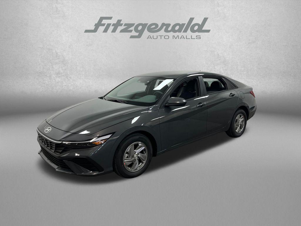New 2026 Hyundai ELANTRA SE