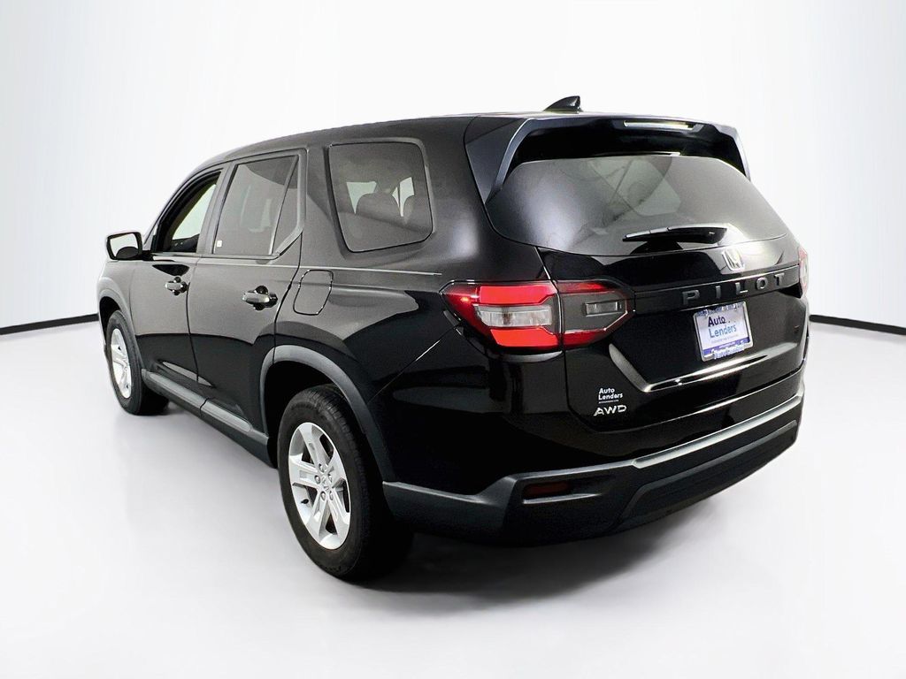 صورة 7 لـ 2023 Honda PILOT AWD LX