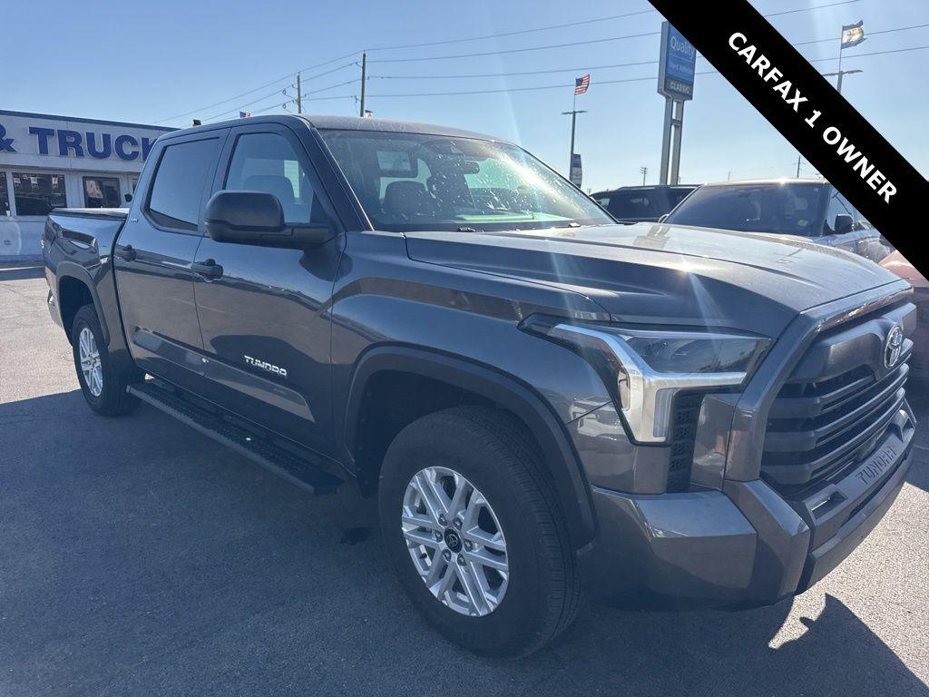 TOYOTA TUNDRA - 1