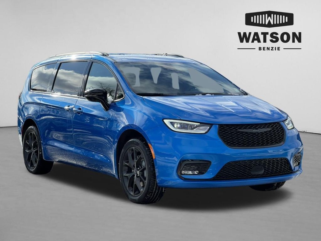 New 2026 Chrysler Pacifica L