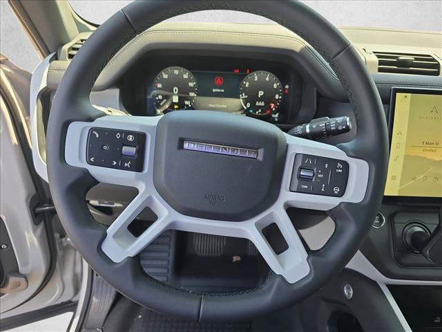 2026 LAND Rover DEFENDER P300 S — миниатюра 17
