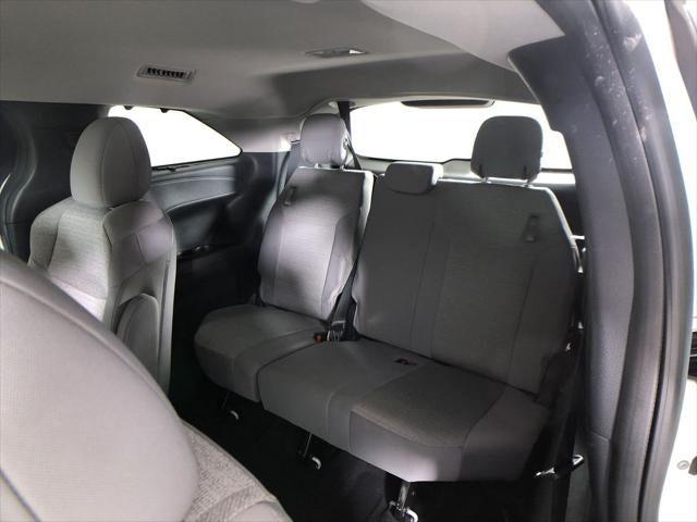 2026 Toyota SIENNA LE thumbnail 53