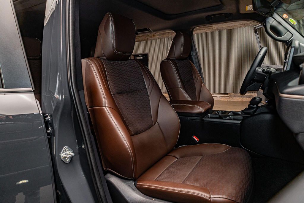 2026 Toyota LAND CRUISER BASE — миниатюра 27