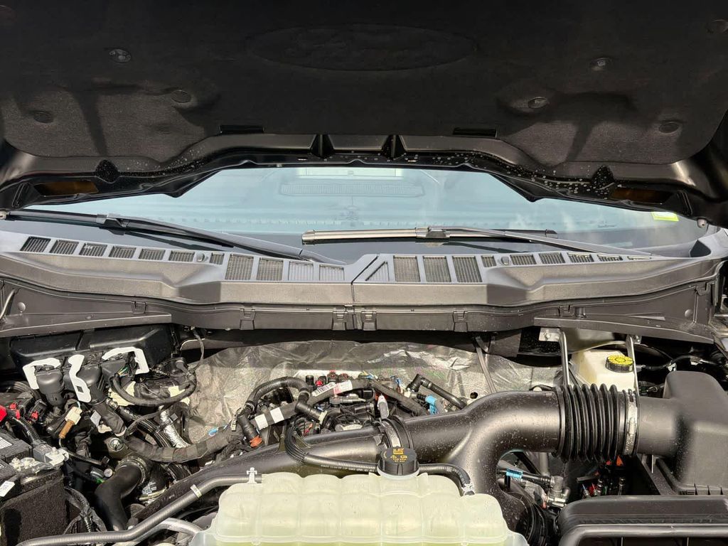 صورة مصغرة 15 لـ 2026 FORD F-150 XLT