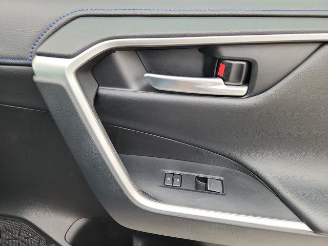 صورة 16 لـ 2023 Toyota RAV4 HYBRID XSE