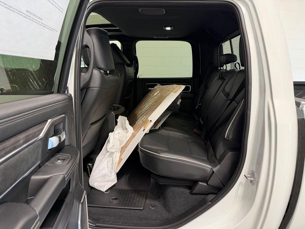 2026 RAM 3500 LARAMIE CREW CAB 4X4 8' BOX — миниатюра 25
