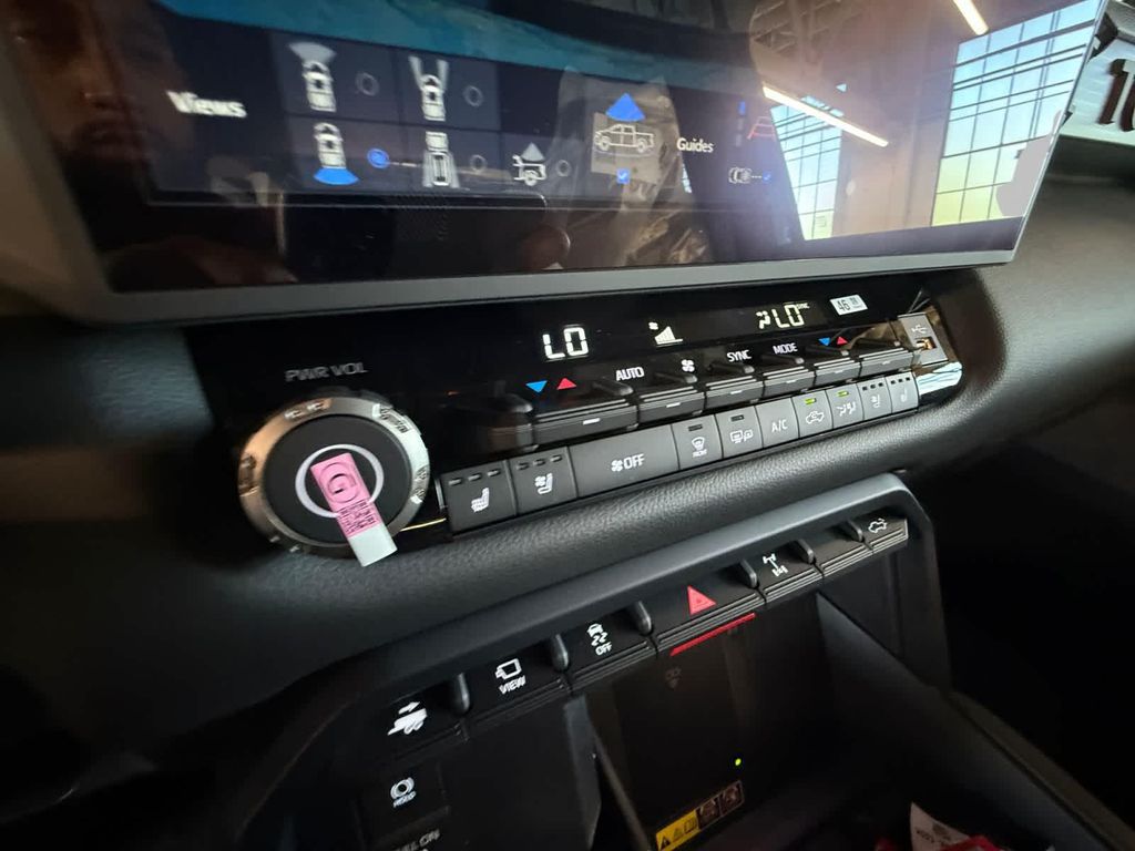 2026 Toyota TUNDRA HYBRID TRD PRO thumbnail 17