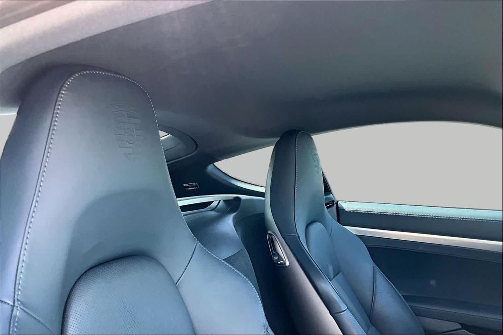صورة مصغرة 14 لـ 2025 Porsche 718 CAYMAN