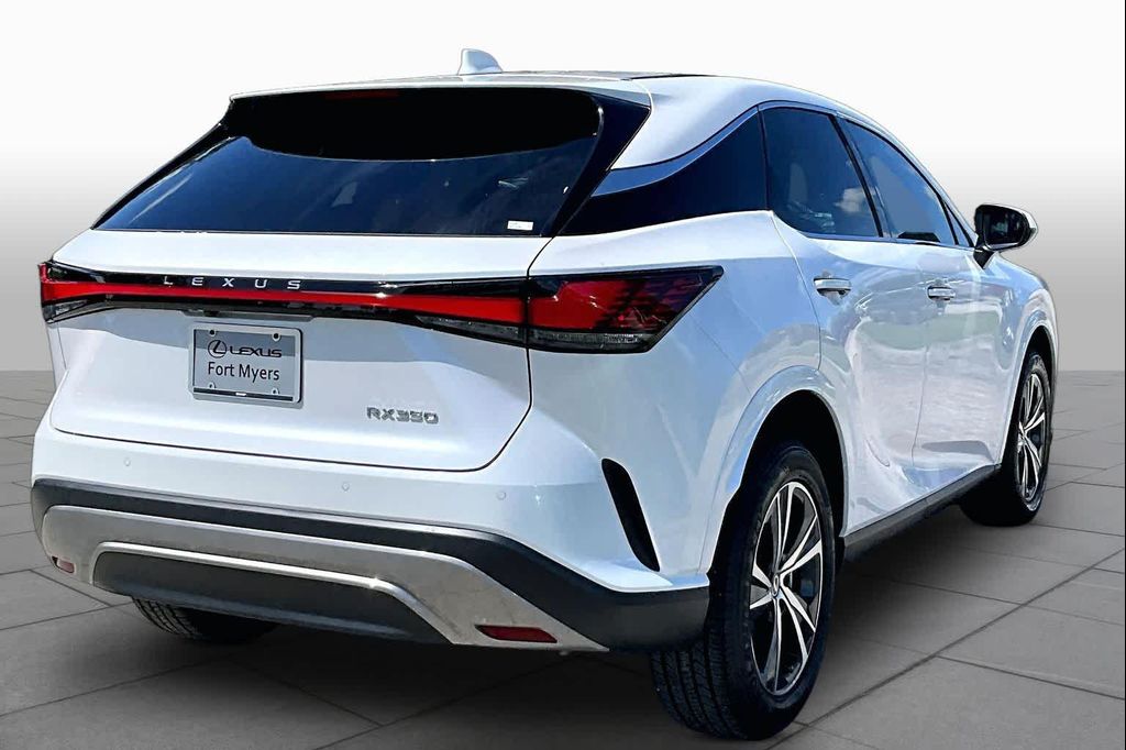 صورة 13 لـ 2024 Lexus RX 350 BASE