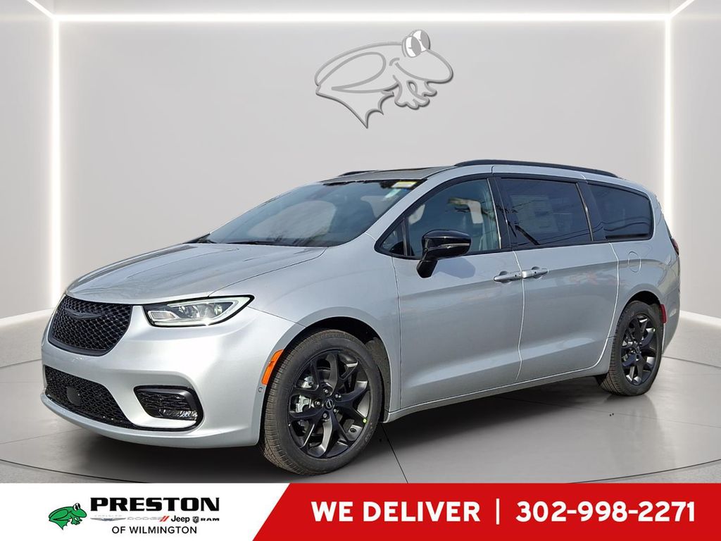 New 2026 Chrysler Pacifica Limited