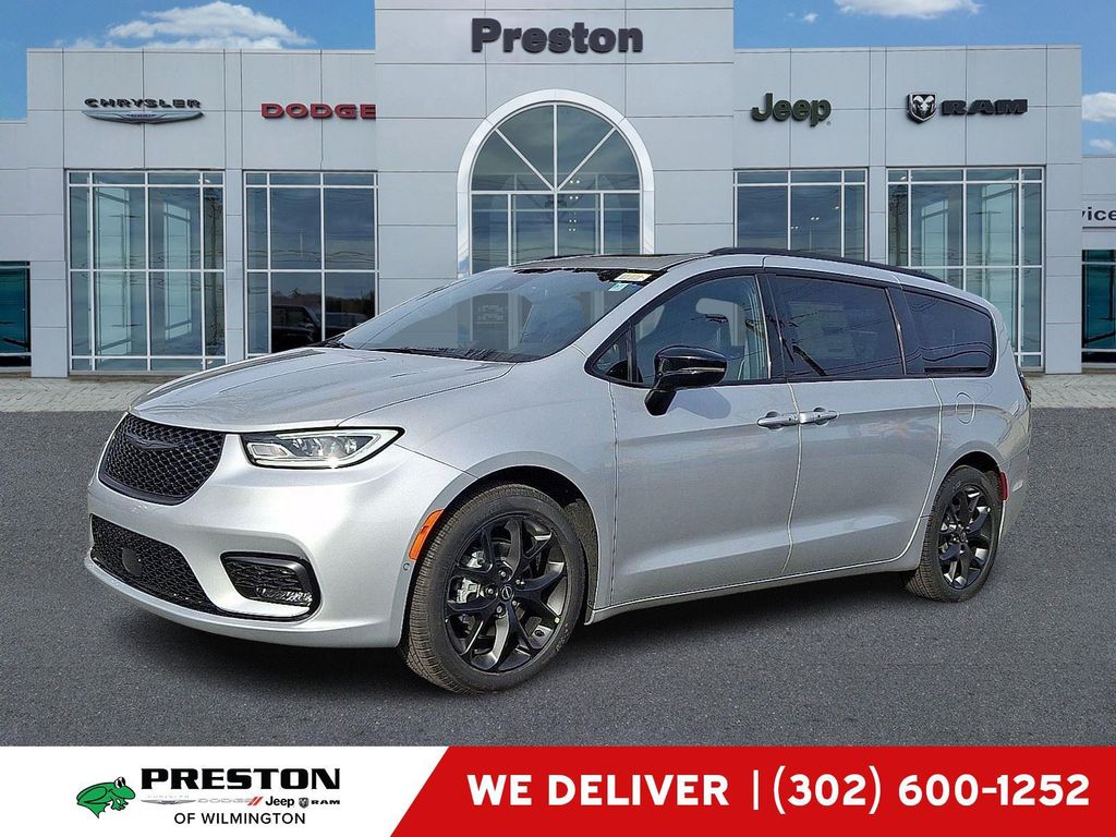 New 2026 Chrysler Pacifica Limited