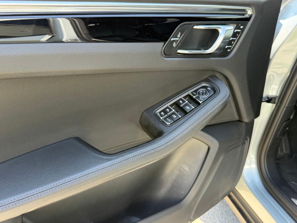 صورة مصغرة 22 لـ 2023 Porsche MACAN S