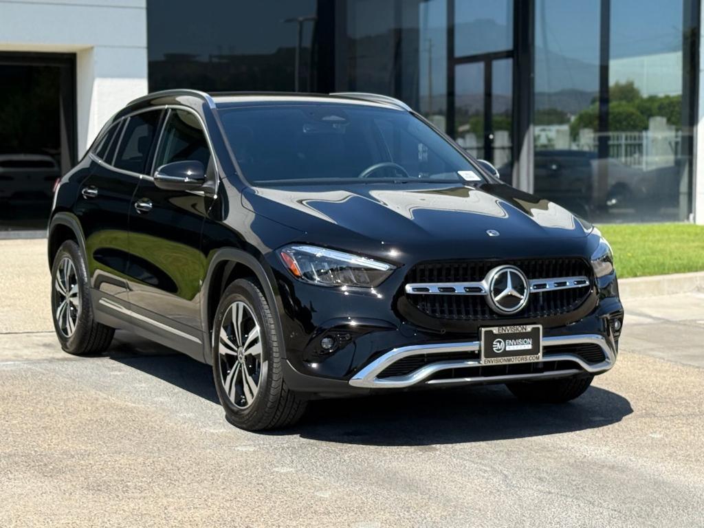 MERCEDES-BENZ GLA - 8