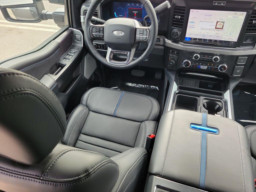 صورة 10 لـ 2026 FORD F-250 PLATINUM