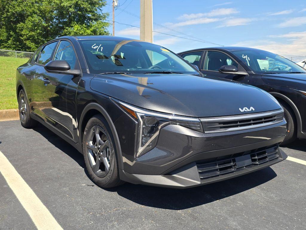 New 2026 Kia K4 LX