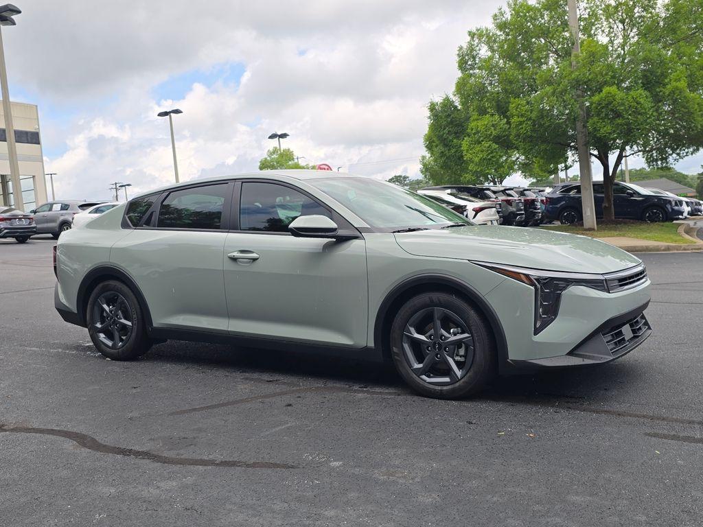 New 2026 Kia K4 LX