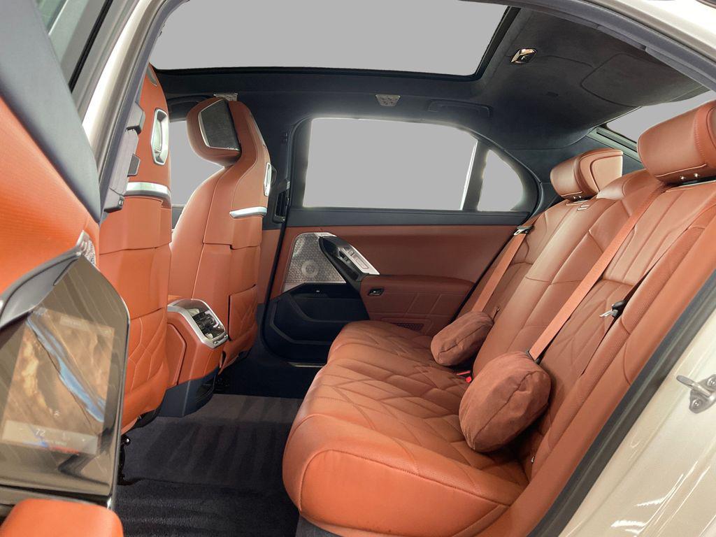 صورة مصغرة 14 لـ 2023 BMW I7 XDRIVE60