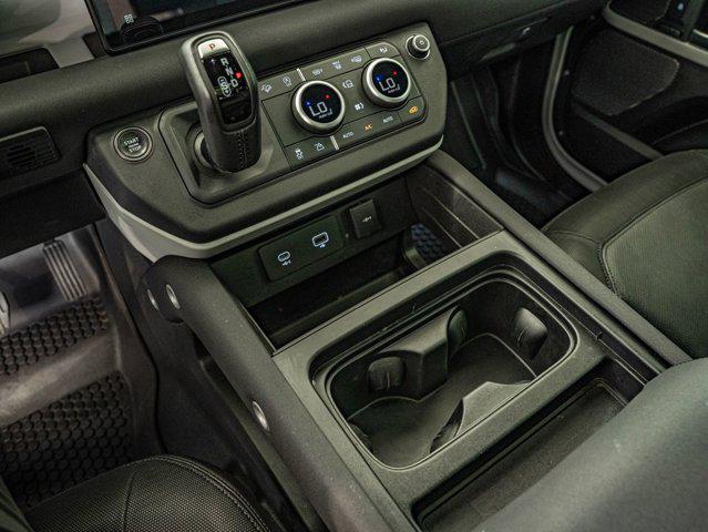 صورة مصغرة 27 لـ 2023 LAND Rover DEFENDER 90 X-DYNAMIC SE