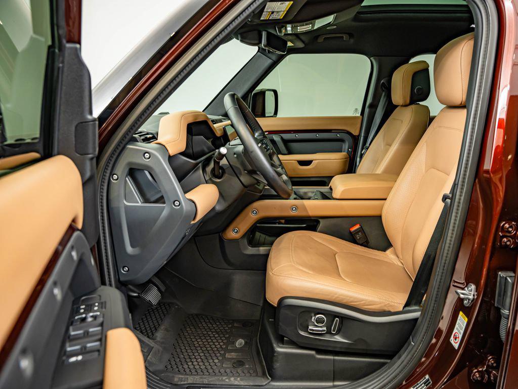 صورة مصغرة 32 لـ 2025 LAND Rover DEFENDER 130 P400 X-DYNAMIC SE