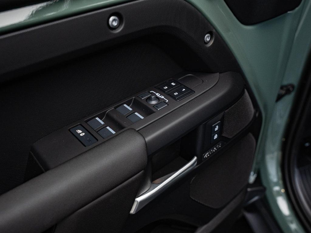 2026 LAND Rover DEFENDER P400 TROPHY EDITION KESWICK — миниатюра 28