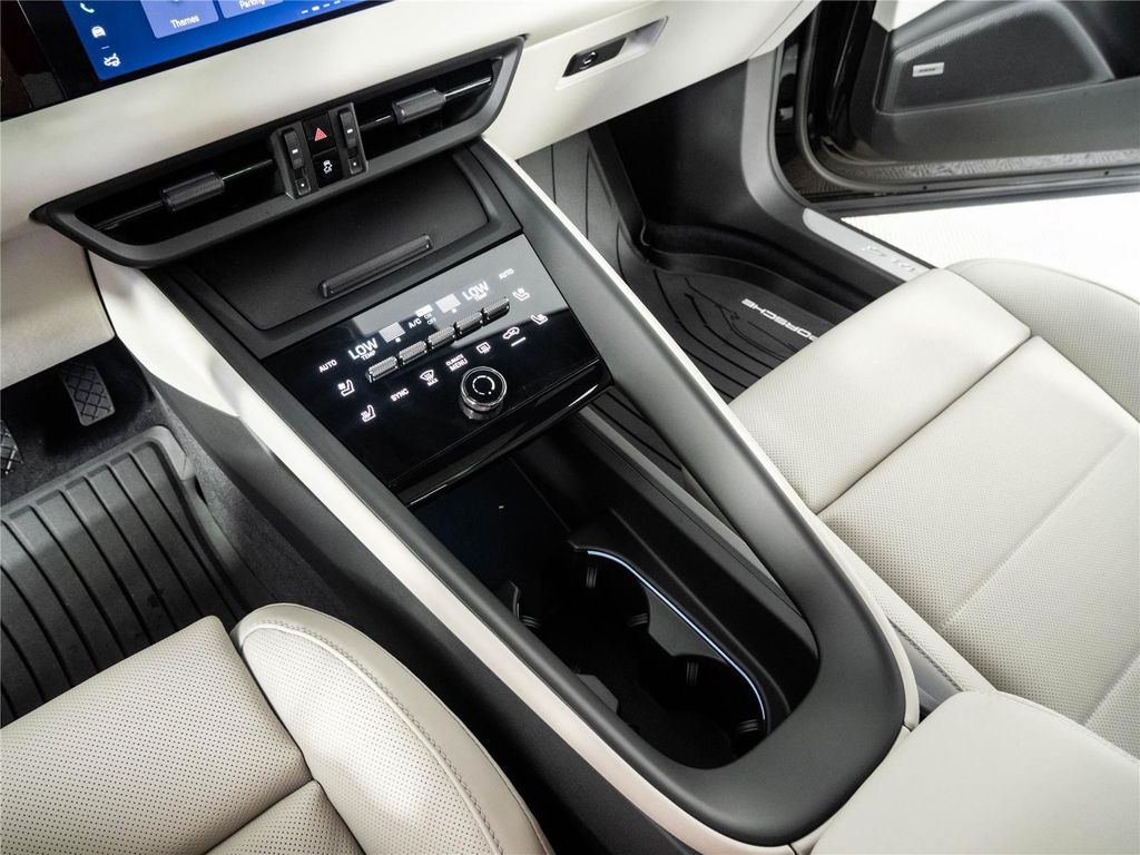 2026 Porsche MACAN MACAN ELECTRIC 4 — миниатюра 18