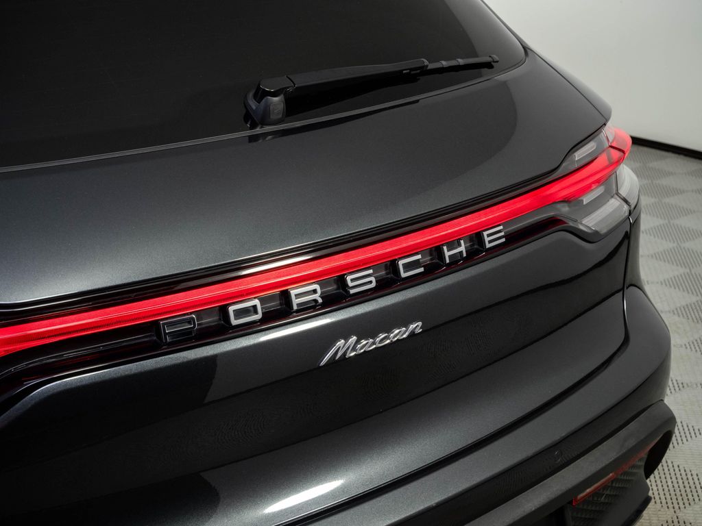 2023 Porsche MACAN T — миниатюра 37