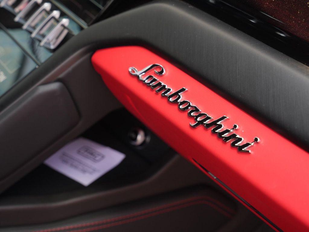 2022 Lamborghini URUS BASE — миниатюра 82