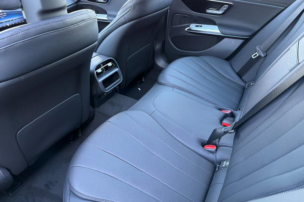 MERCEDES-BENZ E-CLASS - 10