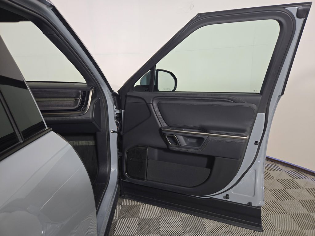 2024 Rivian R1S ADVENTURE PACKAGE thumbnail 18