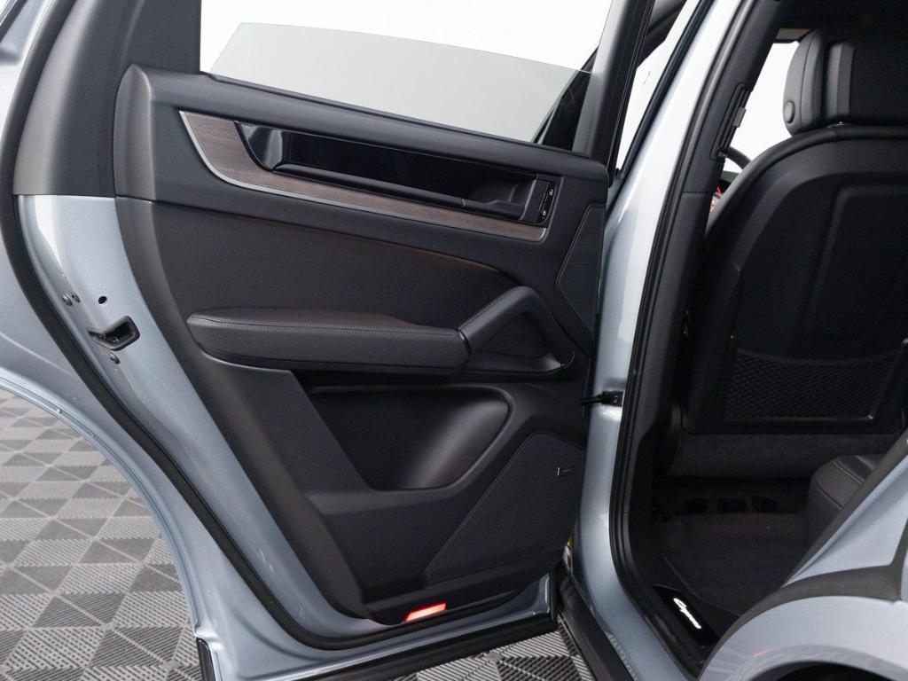 صورة مصغرة 22 لـ 2026 Porsche CAYENNE BASE